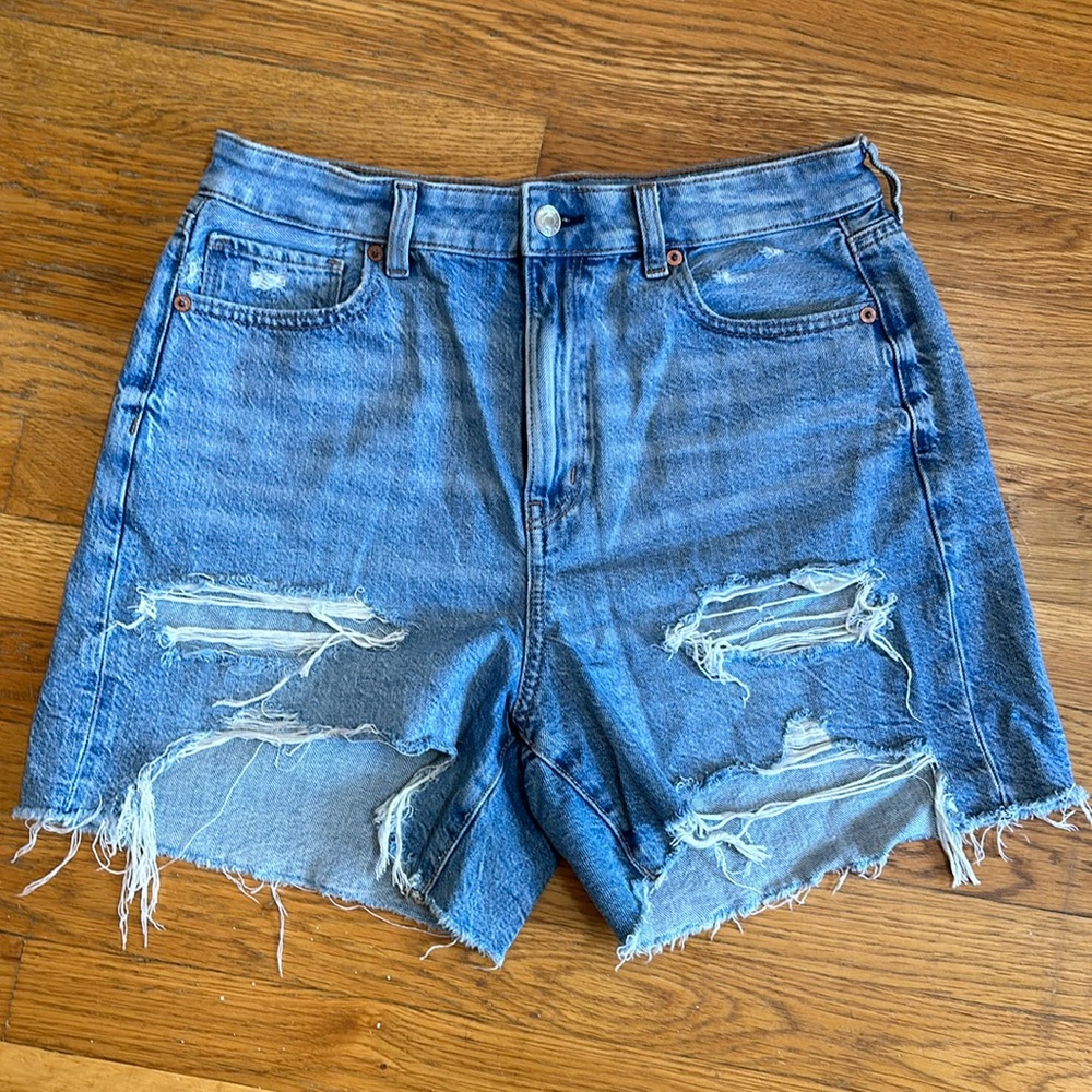 American Eagle Baggy Mom Short Denim Jean Shorts